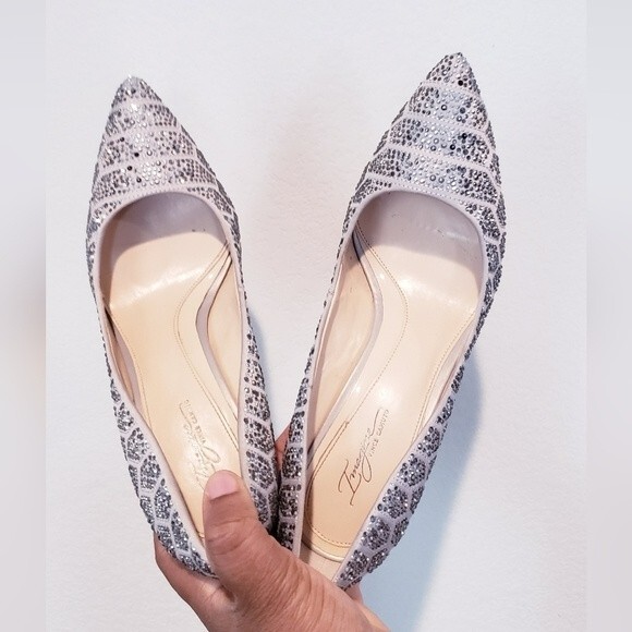 Vince Camuto Silver Studded Pumps Size 9M - Picture 8 of 9